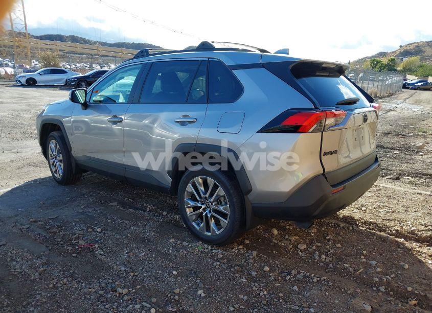 Photo 3 of 2022 Toyota Rav4 XLE PREMIUM (VIN 2T3C1RFV2NC177879)