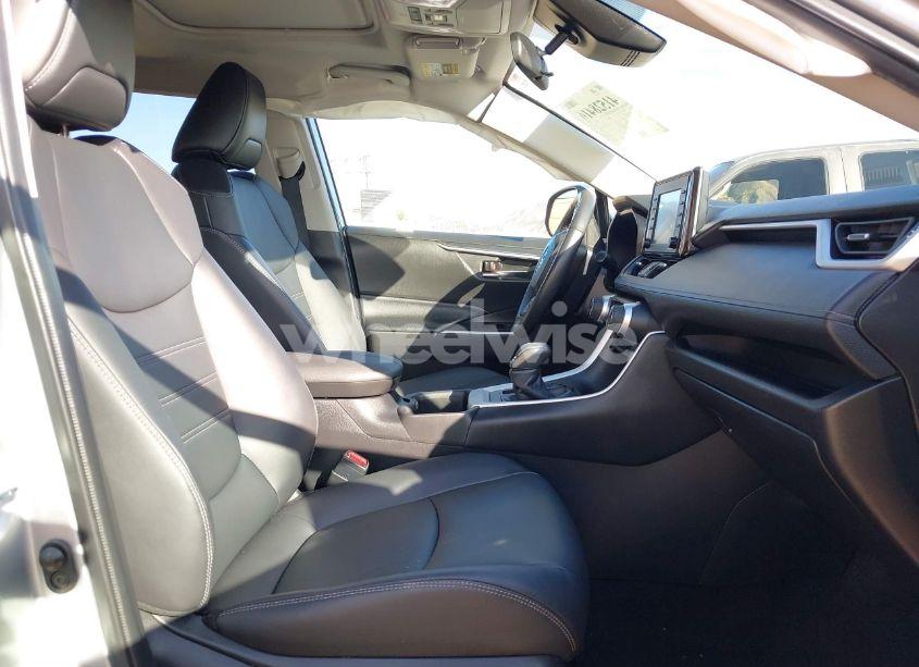 Photo 5 of 2022 Toyota Rav4 XLE PREMIUM (VIN 2T3C1RFV2NC177879)