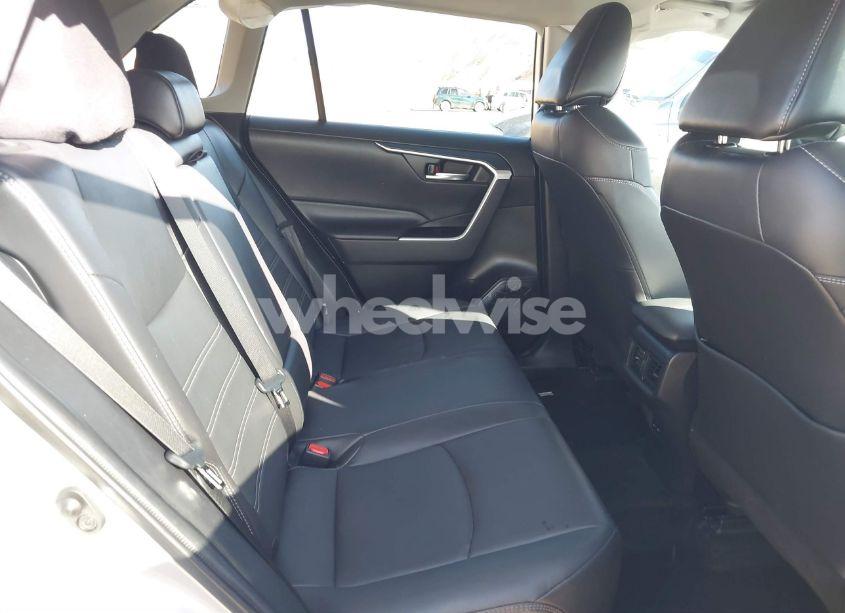 Photo 8 of 2022 Toyota Rav4 XLE PREMIUM (VIN 2T3C1RFV2NC177879)