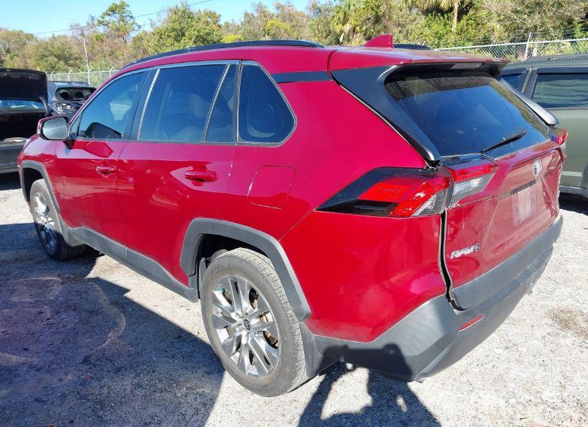 Photo 3 of 2022 Toyota Rav4 XLE PREMIUM (VIN 2T3C1RFV2NW201533)