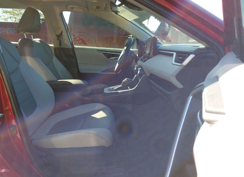 Photo 5 of 2022 Toyota Rav4 XLE PREMIUM (VIN 2T3C1RFV2NW201533)