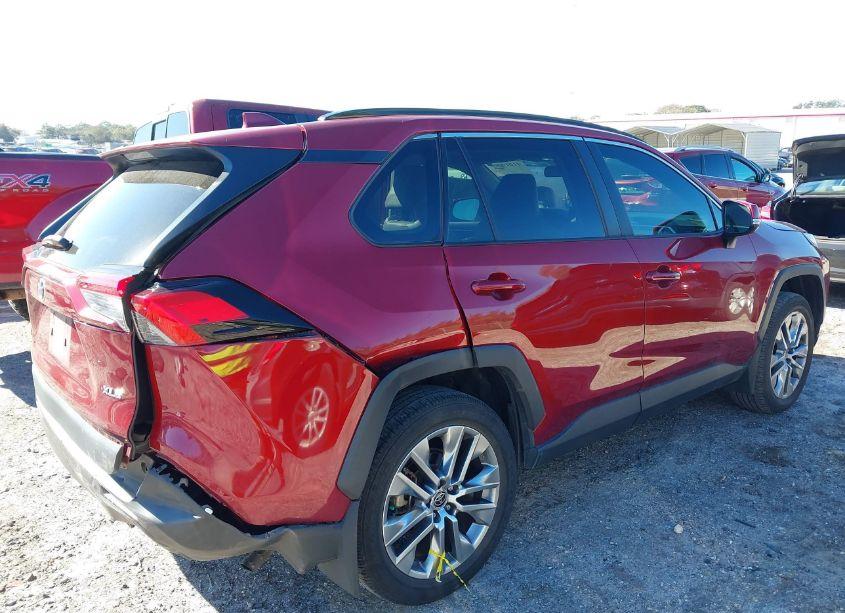 Photo 6 of 2022 Toyota Rav4 XLE PREMIUM (VIN 2T3C1RFV2NW201533)