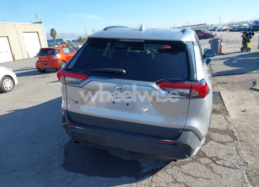 Photo 16 of 2023 Toyota Rav4 XLE PREMIUM (VIN 2T3C1RFV2PC231698)