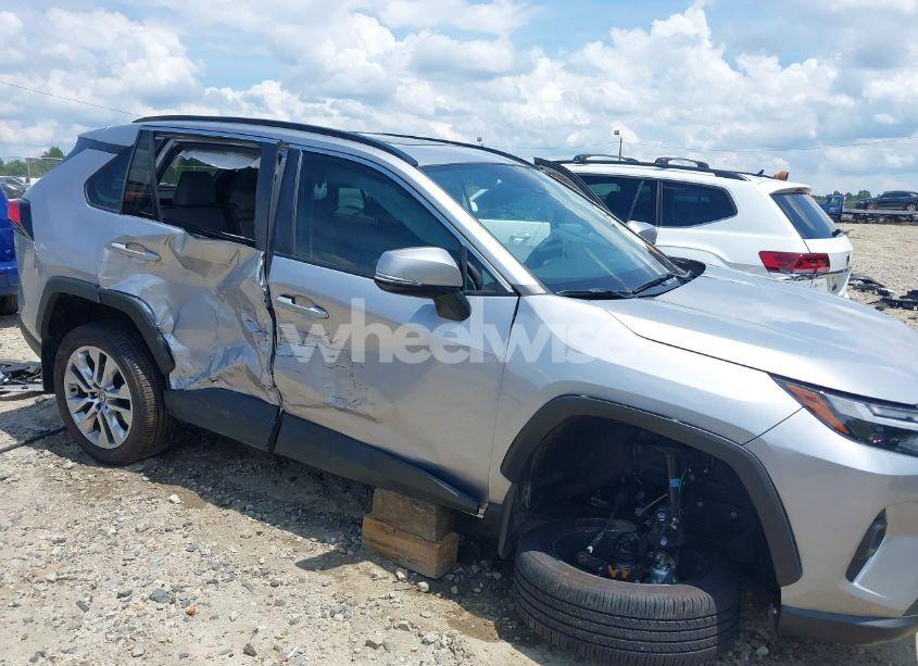 Photo 6 of 2024 Toyota Rav4 XLE PREMIUM (VIN 2T3C1RFV2RC265742)