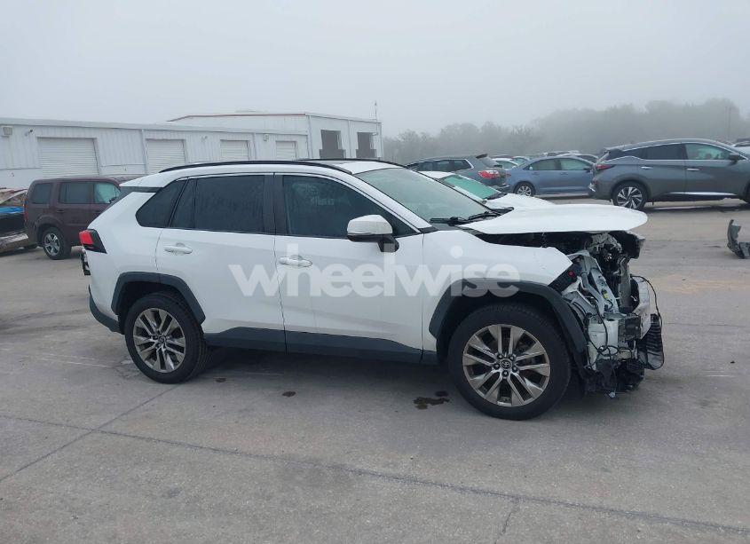 Photo 14 of 2019 Toyota Rav4 XLE PREMIUM (VIN 2T3C1RFV3KC009857)