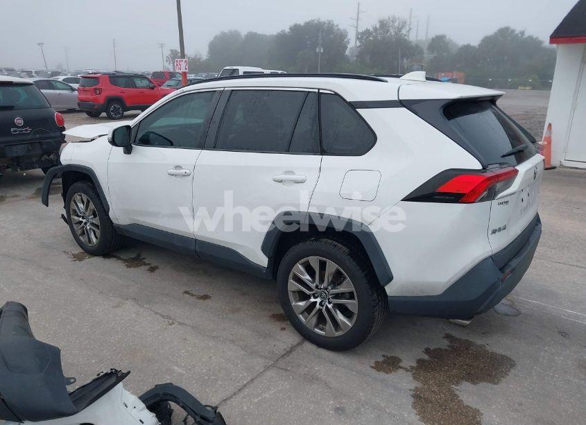 Photo 3 of 2019 Toyota Rav4 XLE PREMIUM (VIN 2T3C1RFV3KC009857)