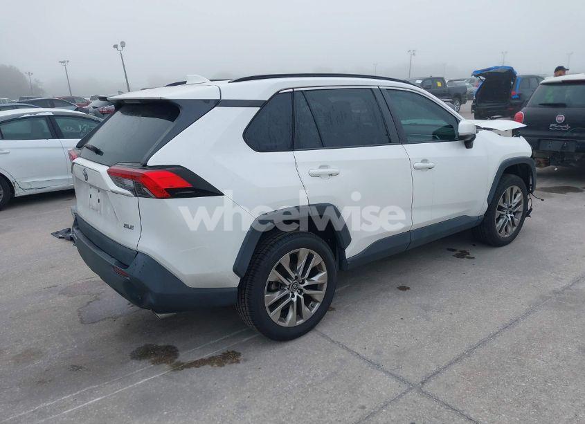 Photo 4 of 2019 Toyota Rav4 XLE PREMIUM (VIN 2T3C1RFV3KC009857)