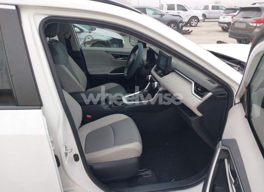 Photo 5 of 2019 Toyota Rav4 XLE PREMIUM (VIN 2T3C1RFV3KC009857)