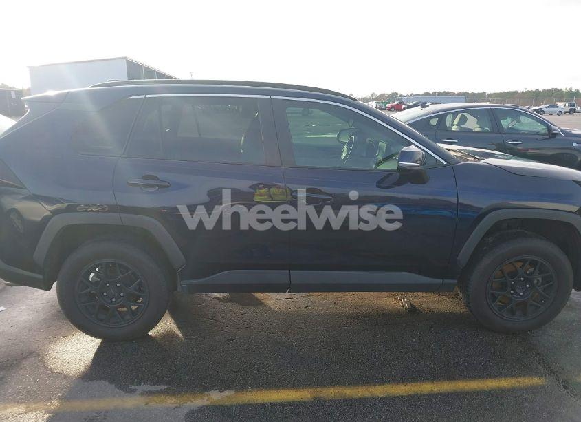 Photo 14 of 2020 Toyota Rav4 XLE PREMIUM (VIN 2T3C1RFV3LC074046)