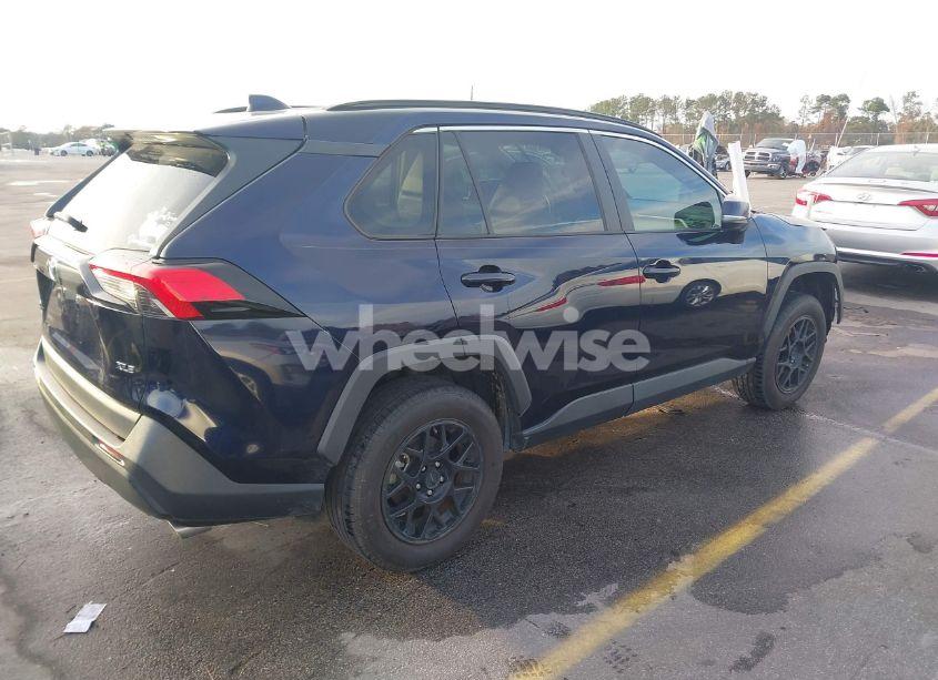 Photo 4 of 2020 Toyota Rav4 XLE PREMIUM (VIN 2T3C1RFV3LC074046)