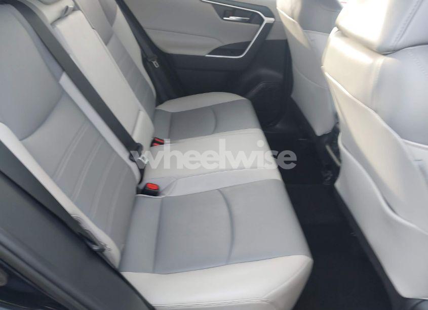 Photo 8 of 2020 Toyota Rav4 XLE PREMIUM (VIN 2T3C1RFV3LC074046)
