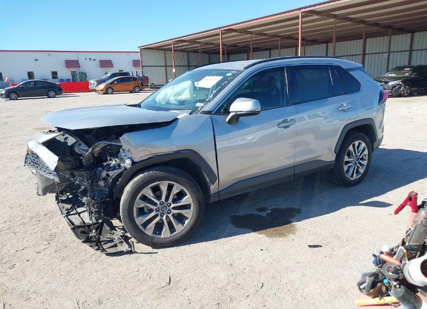 Photo 2 of 2020 Toyota Rav4 XLE PREMIUM (VIN 2T3C1RFV3LW070271)