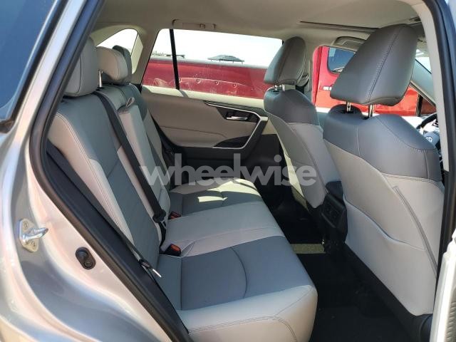 Photo 9 of 2020 TOYOTA RAV4 XLE PREMIUM (VIN 2T3C1RFV3LW099740)