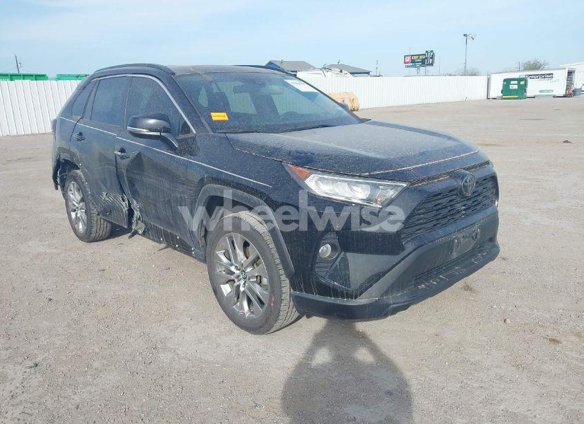 2020 Toyota Rav4 XLE PREMIUM (VIN 2T3C1RFV3LW099771) main photo