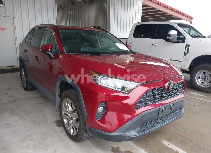 2021 Toyota Rav4 XLE PREMIUM (VIN 2T3C1RFV3MC088286) main photo