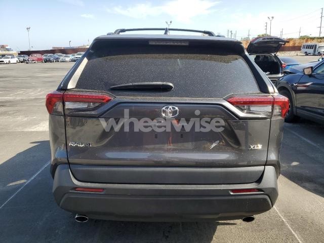 2021 TOYOTA RAV4 XLE PREMIUM (VIN 2T3C1RFV3MC136191) main photo