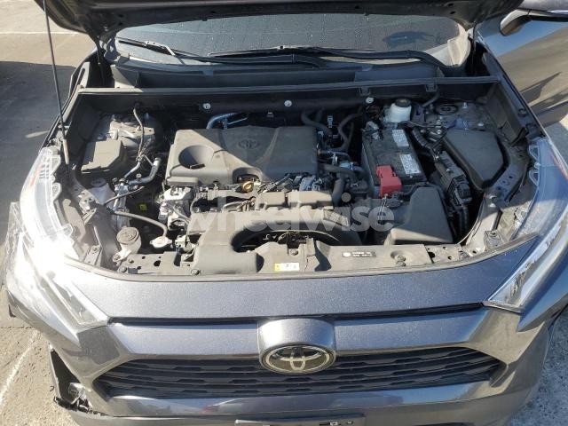 Photo 6 of 2021 TOYOTA RAV4 XLE PREMIUM (VIN 2T3C1RFV3MC136191)