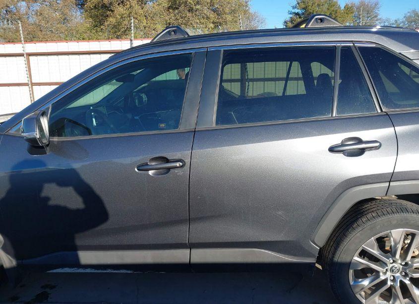 Photo 14 of 2021 Toyota Rav4 XLE PREMIUM (VIN 2T3C1RFV3MC139608)