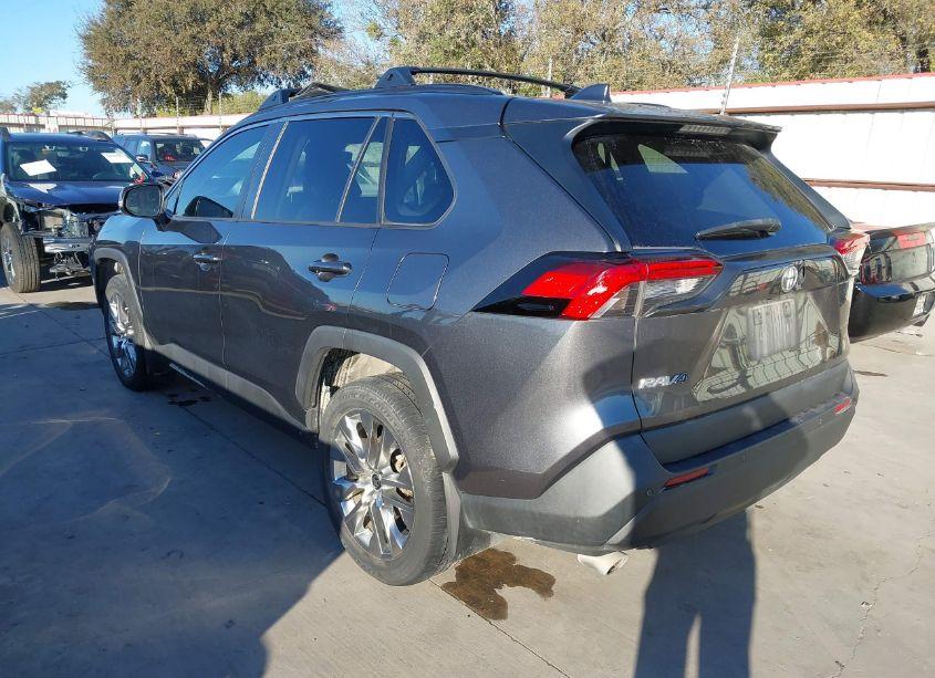 Photo 3 of 2021 Toyota Rav4 XLE PREMIUM (VIN 2T3C1RFV3MC139608)