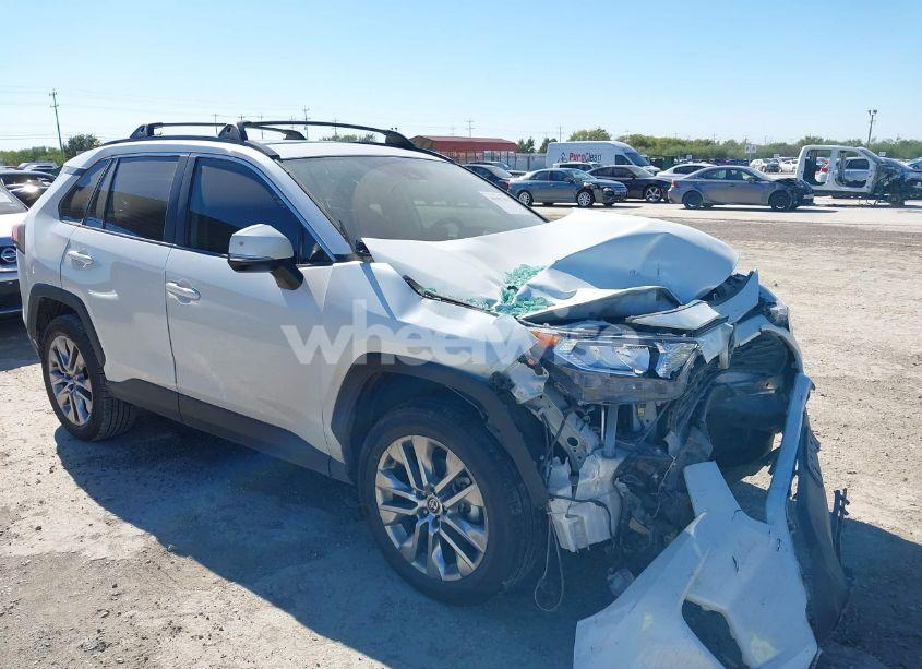 2021 Toyota Rav4 XLE PREMIUM (VIN 2T3C1RFV3MW144841) main photo