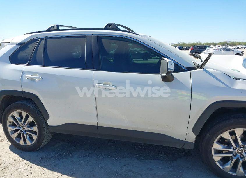 Photo 13 of 2021 Toyota Rav4 XLE PREMIUM (VIN 2T3C1RFV3MW144841)