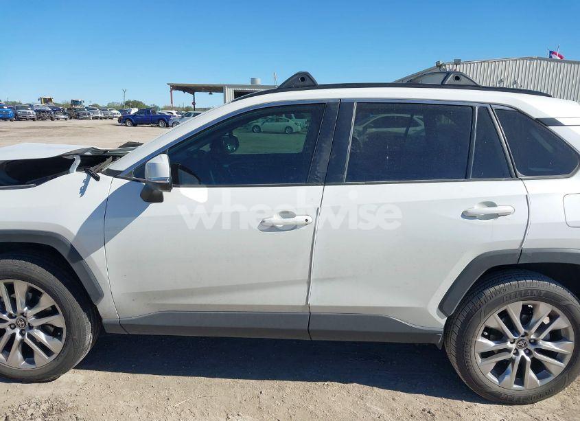 Photo 14 of 2021 Toyota Rav4 XLE PREMIUM (VIN 2T3C1RFV3MW144841)