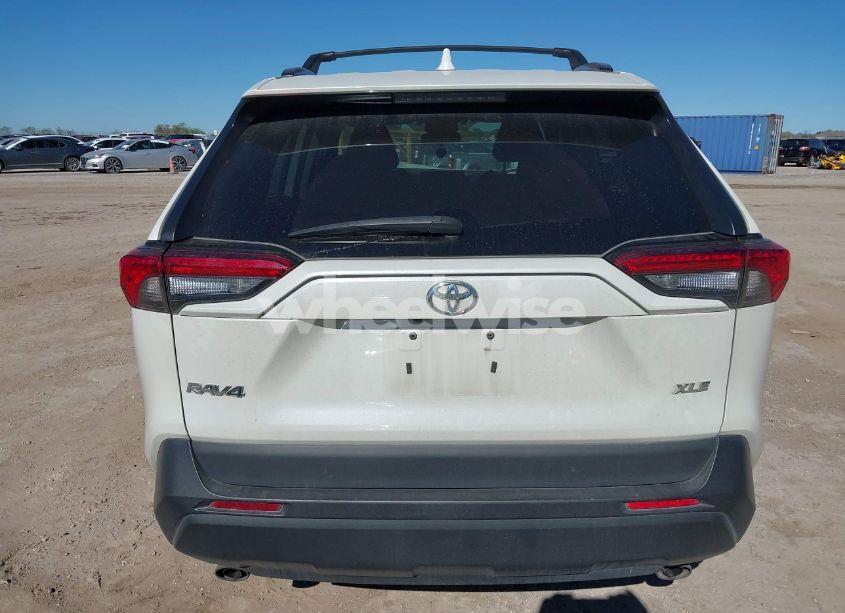 Photo 16 of 2021 Toyota Rav4 XLE PREMIUM (VIN 2T3C1RFV3MW144841)