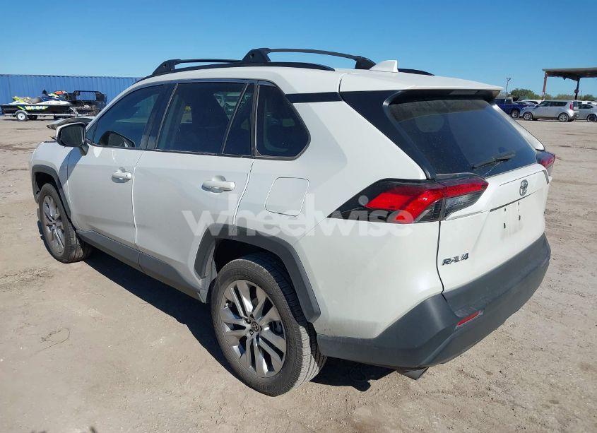 Photo 3 of 2021 Toyota Rav4 XLE PREMIUM (VIN 2T3C1RFV3MW144841)