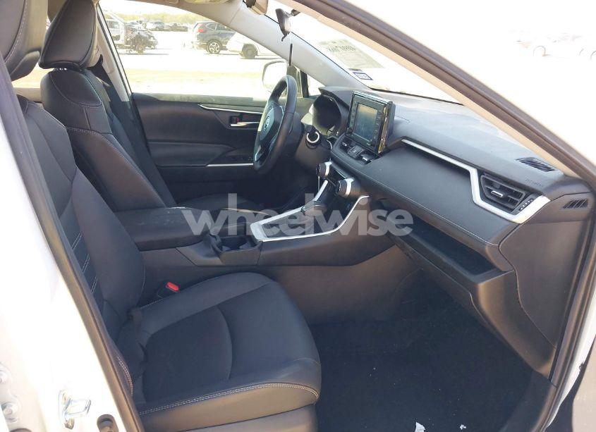 Photo 5 of 2021 Toyota Rav4 XLE PREMIUM (VIN 2T3C1RFV3MW144841)