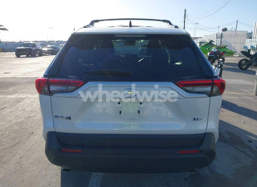 Photo 17 of 2021 Toyota Rav4 XLE PREMIUM (VIN 2T3C1RFV3MW158285)