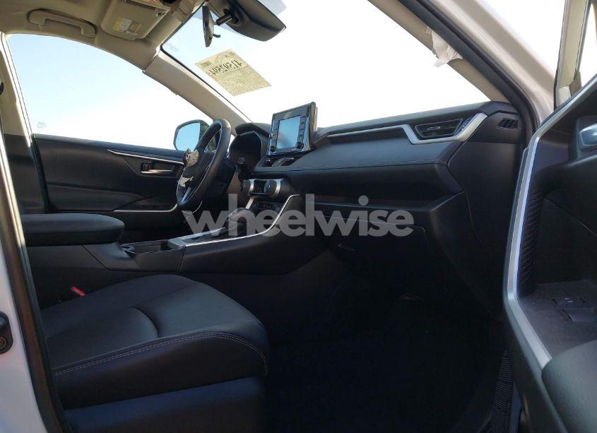 Photo 5 of 2021 Toyota Rav4 XLE PREMIUM (VIN 2T3C1RFV3MW158285)