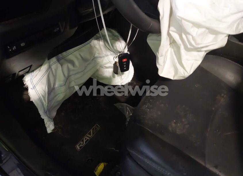 Photo 11 of 2021 Toyota Rav4 XLE PREMIUM (VIN 2T3C1RFV3MW185034)