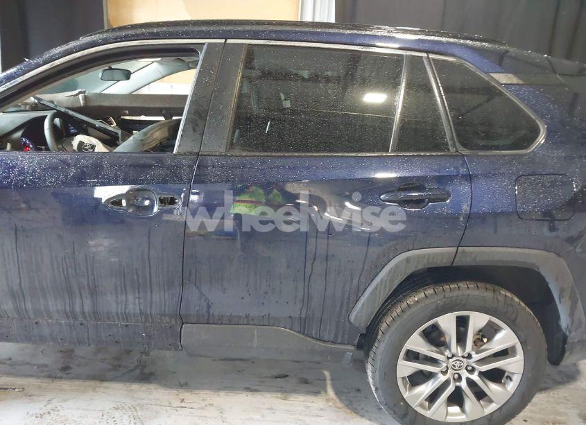 Photo 15 of 2021 Toyota Rav4 XLE PREMIUM (VIN 2T3C1RFV3MW185034)