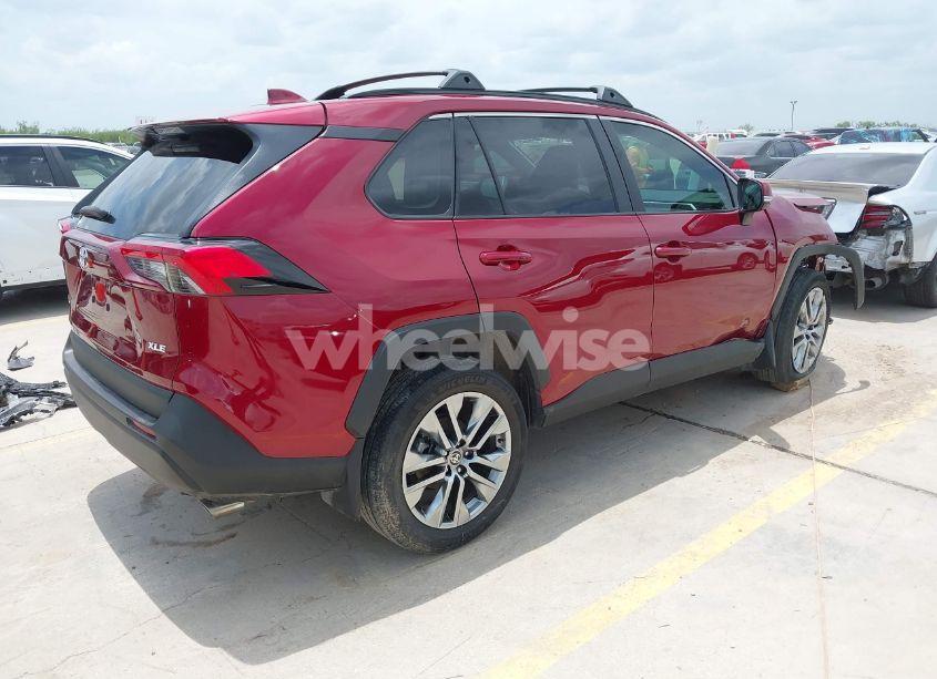 Photo 4 of 2022 Toyota Rav4 XLE PREMIUM (VIN 2T3C1RFV3NW226182)