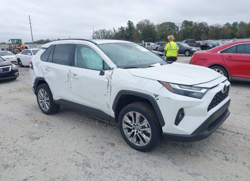 2024 Toyota Rav4 XLE PREMIUM (VIN 2T3C1RFV3RW301761) main photo