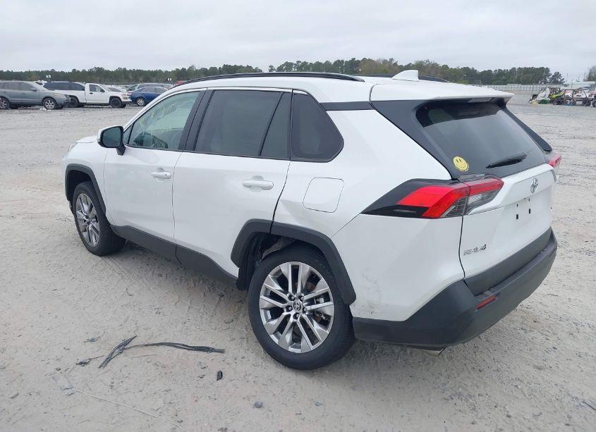 Photo 3 of 2024 Toyota Rav4 XLE PREMIUM (VIN 2T3C1RFV3RW301761)