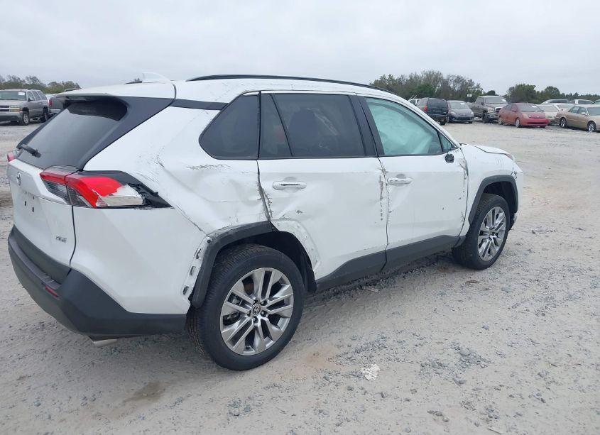 Photo 4 of 2024 Toyota Rav4 XLE PREMIUM (VIN 2T3C1RFV3RW301761)