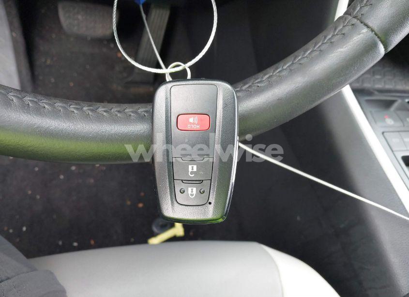 Photo 11 of 2021 Toyota Rav4 XLE PREMIUM (VIN 2T3C1RFV4MC111655)