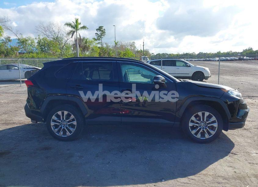 Photo 13 of 2021 Toyota Rav4 XLE PREMIUM (VIN 2T3C1RFV4MC111655)