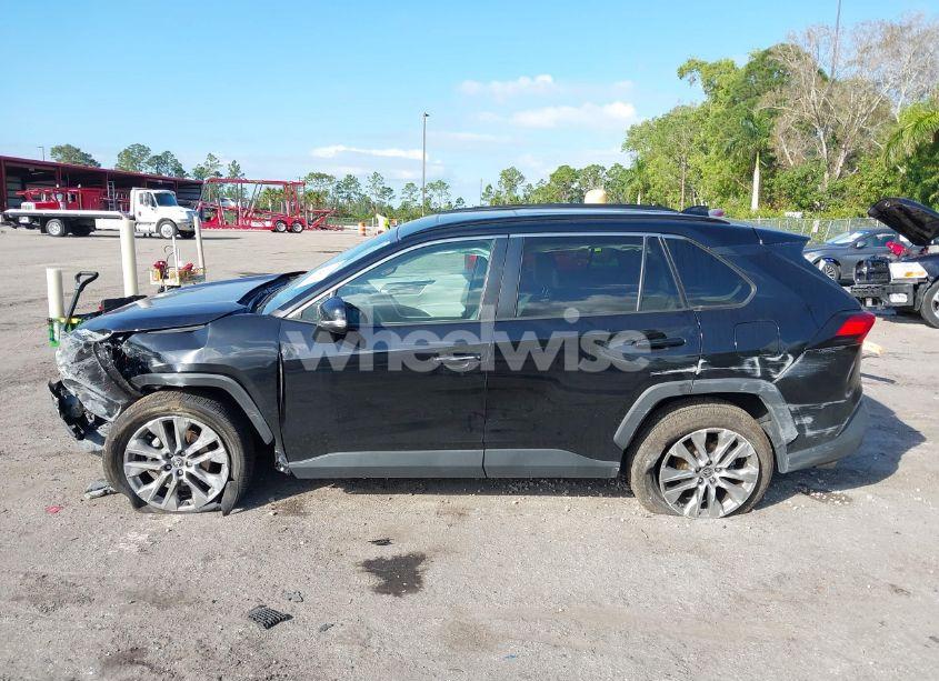 Photo 14 of 2021 Toyota Rav4 XLE PREMIUM (VIN 2T3C1RFV4MC111655)