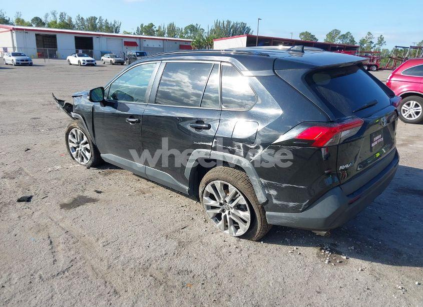 Photo 3 of 2021 Toyota Rav4 XLE PREMIUM (VIN 2T3C1RFV4MC111655)