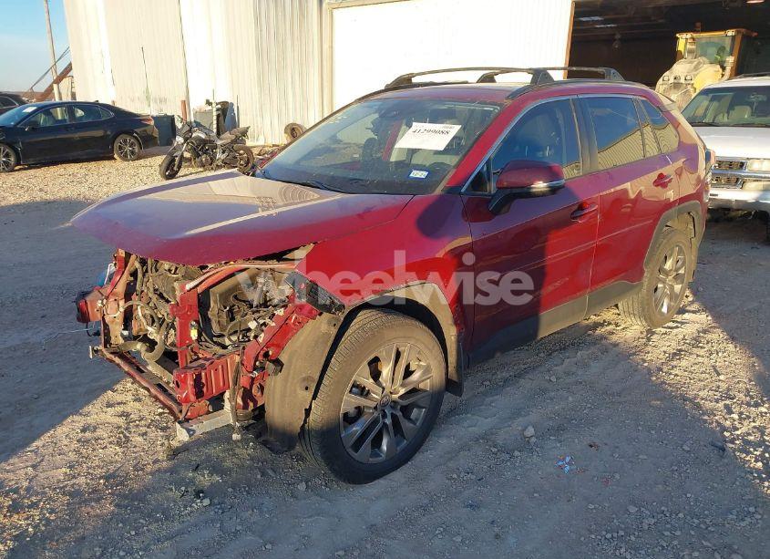 Photo 2 of 2021 Toyota Rav4 XLE PREMIUM (VIN 2T3C1RFV4MW104302)