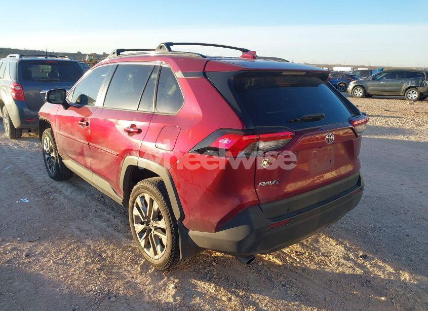 Photo 3 of 2021 Toyota Rav4 XLE PREMIUM (VIN 2T3C1RFV4MW104302)