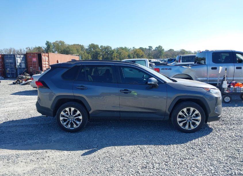 Photo 13 of 2021 Toyota Rav4 XLE PREMIUM (VIN 2T3C1RFV5MC142395)