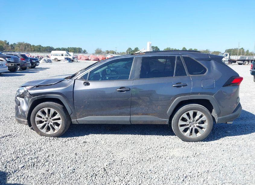 Photo 14 of 2021 Toyota Rav4 XLE PREMIUM (VIN 2T3C1RFV5MC142395)