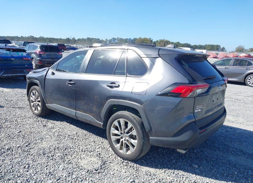 Photo 3 of 2021 Toyota Rav4 XLE PREMIUM (VIN 2T3C1RFV5MC142395)