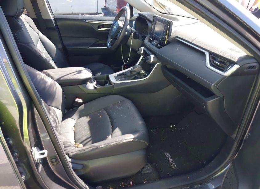 Photo 5 of 2021 Toyota Rav4 XLE PREMIUM (VIN 2T3C1RFV5MC142395)