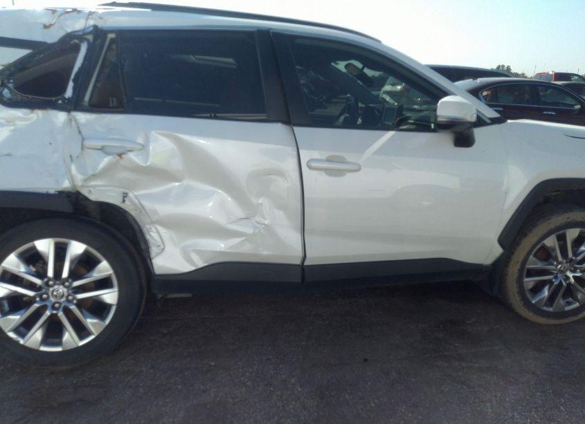 Photo 13 of 2021 Toyota Rav4 XLE PREMIUM (VIN 2T3C1RFV5MW158076)