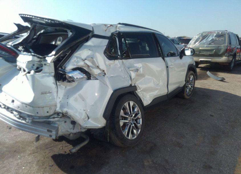 Photo 4 of 2021 Toyota Rav4 XLE PREMIUM (VIN 2T3C1RFV5MW158076)