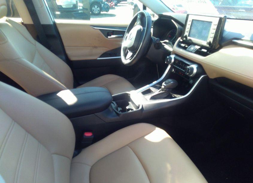 Photo 5 of 2021 Toyota Rav4 XLE PREMIUM (VIN 2T3C1RFV5MW158076)